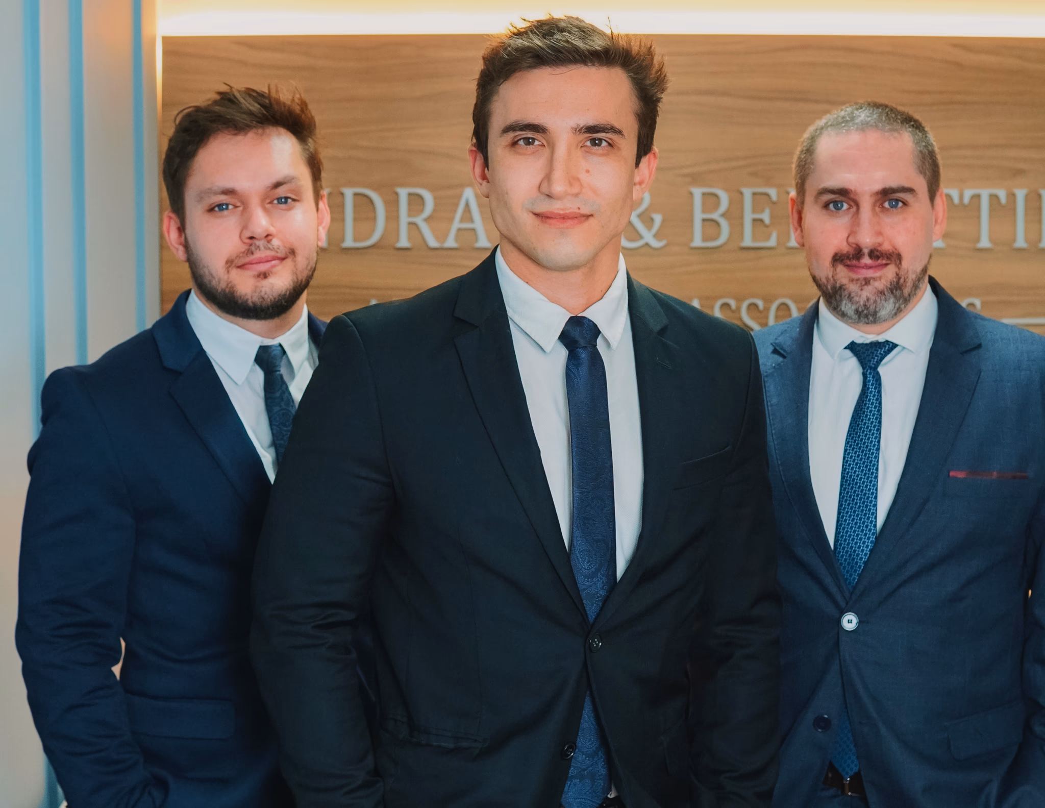 Uma xícara de café.